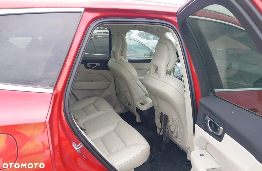 Volvo XC 60 T5 AWD Geartronic Momentum Pro - 11