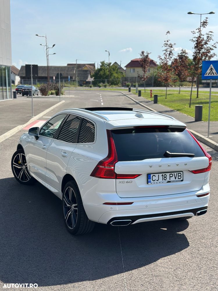 Volvo XC 60 D5 AWD R-Design - 3