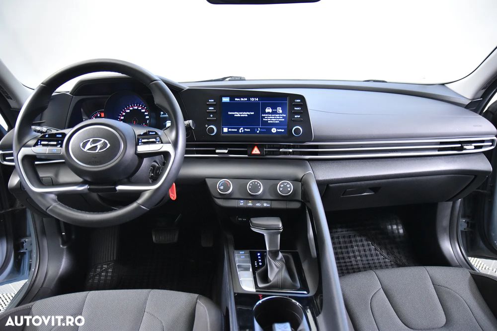 Hyundai Elantra - 10