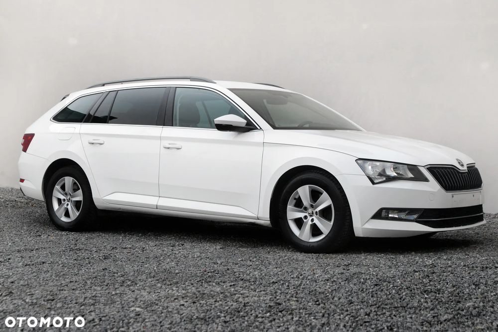 Skoda Superb 2.0 TDI Sportline - 23