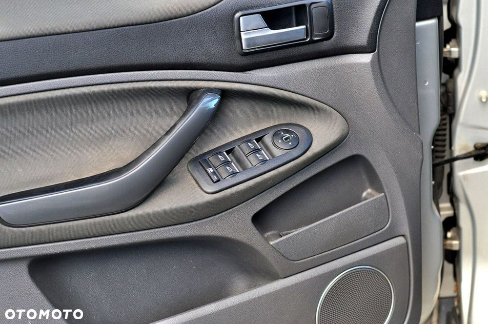 Ford Kuga 2.0 TDCi 2x4 Trend - 12