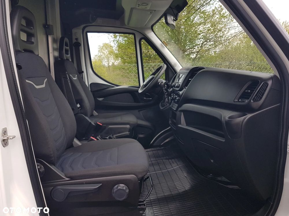 Iveco DAILY KONTENER NISKOPODŁOGOWY 4,43x2,23x2,42 SKLEP KAMPER KONIOWÓZ BAR KLIMA - 22