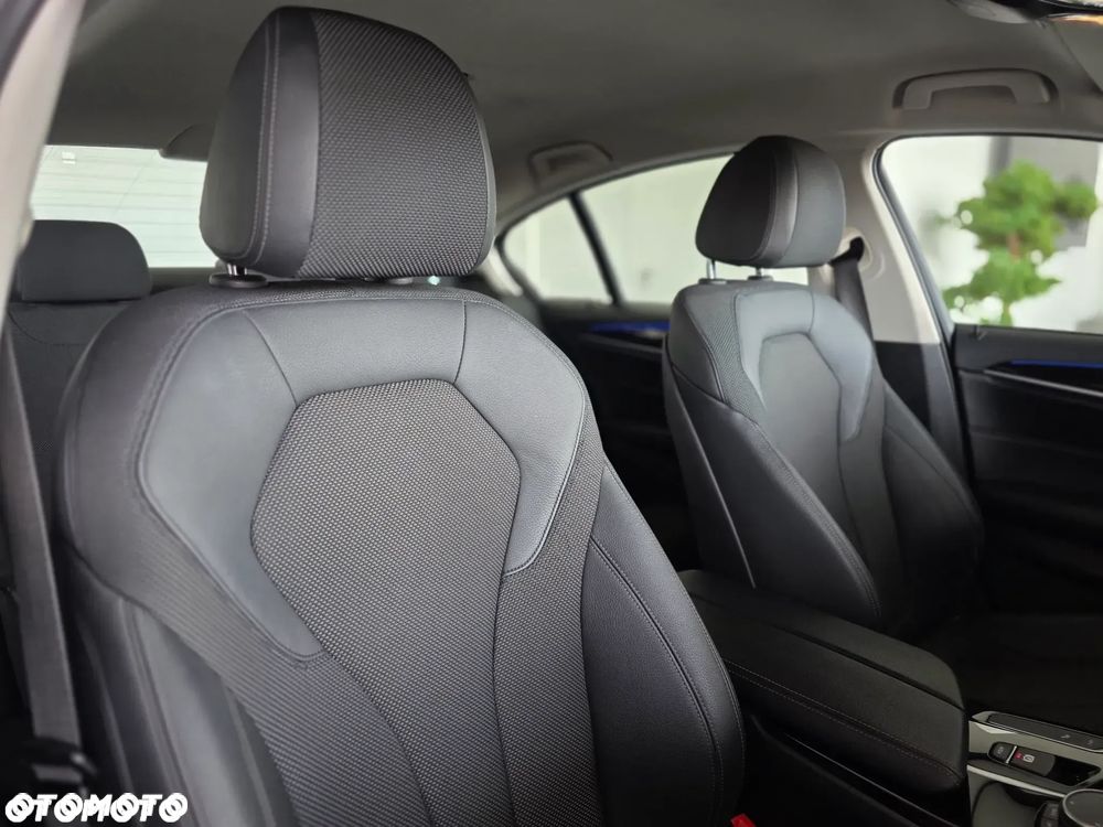 BMW Seria 5 530e iPerformance xDrive Sport Line sport - 26