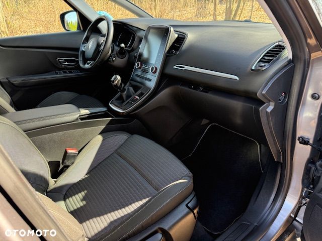 Renault Scenic - 18