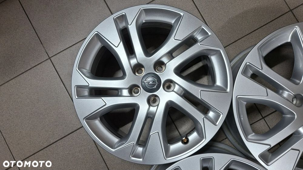 Felgi Aluminiowe 17 Opel Vivaro C Zafira C Peugeot Expert 5x108 ET 46 - 11