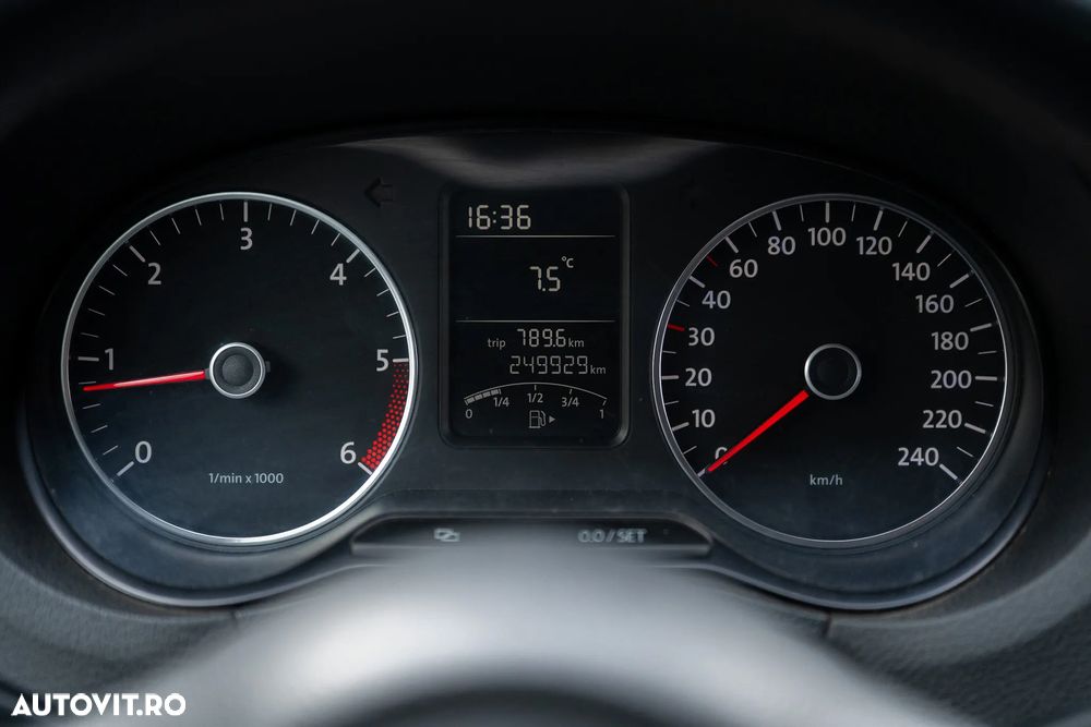 Volkswagen Polo 1.6 TDI Cross - 7