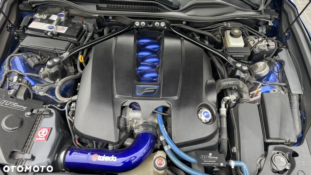 Lexus RC F Carbon - 11