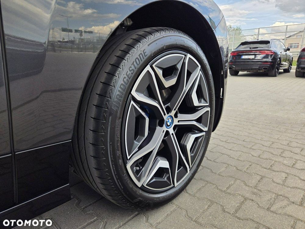 BMW iX M60 111.5kWh - 11