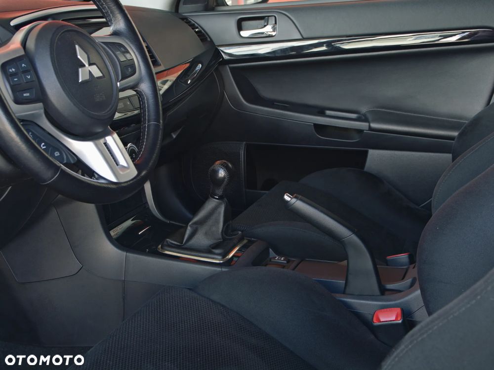 Mitsubishi Lancer Evolution Standard - 10