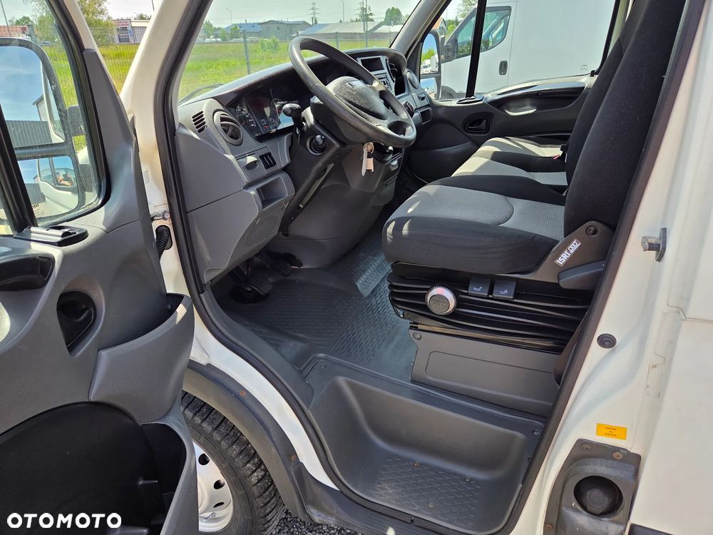 Iveco Daily 35S13 / 2.3 130KM / Furgon / Średniak / Klima / - 11