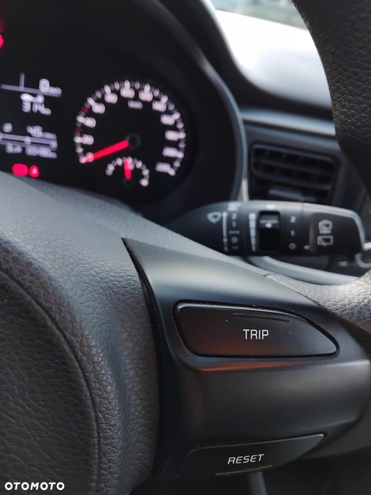 Kia Rio 1.2 M - 12