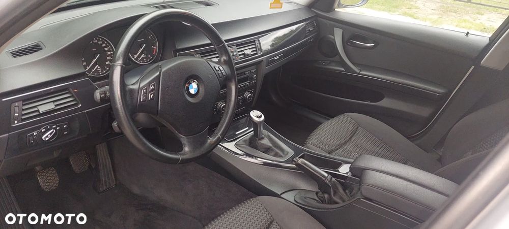 BMW Seria 3 318d - 8