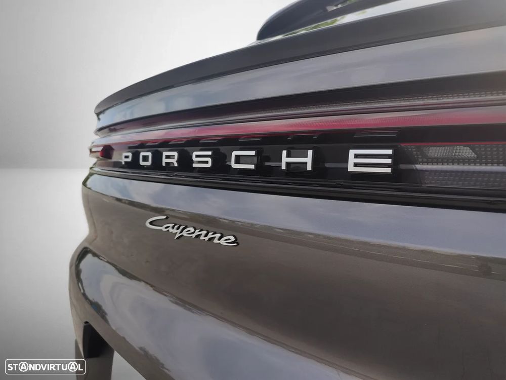 Porsche Cayenne Coupé E-Hybrid - 8