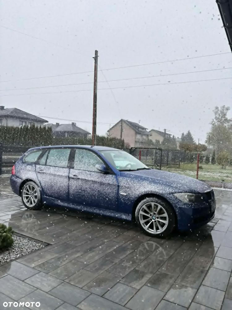 BMW Seria 3 320i - 1
