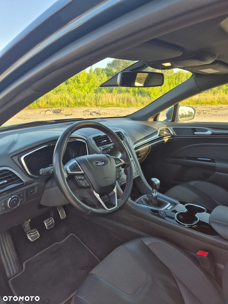 Ford Mondeo 1.5 EcoBoost ST-Line X - 24