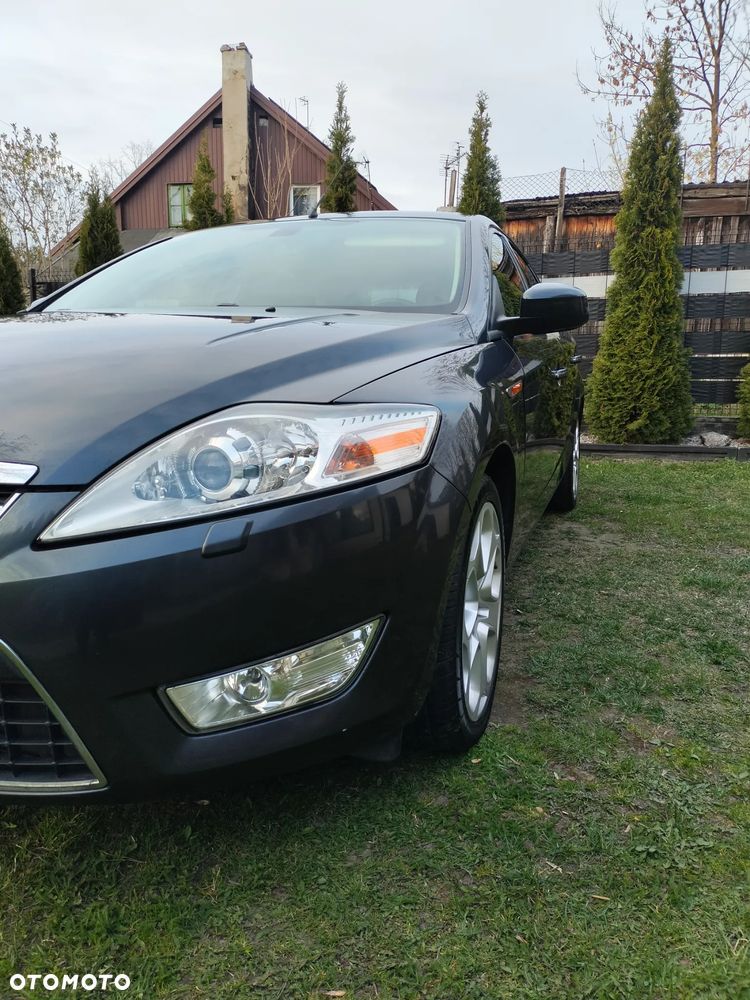 Ford Mondeo 2.5 Ghia - 11