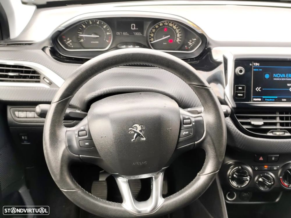 Peugeot 208 - 14