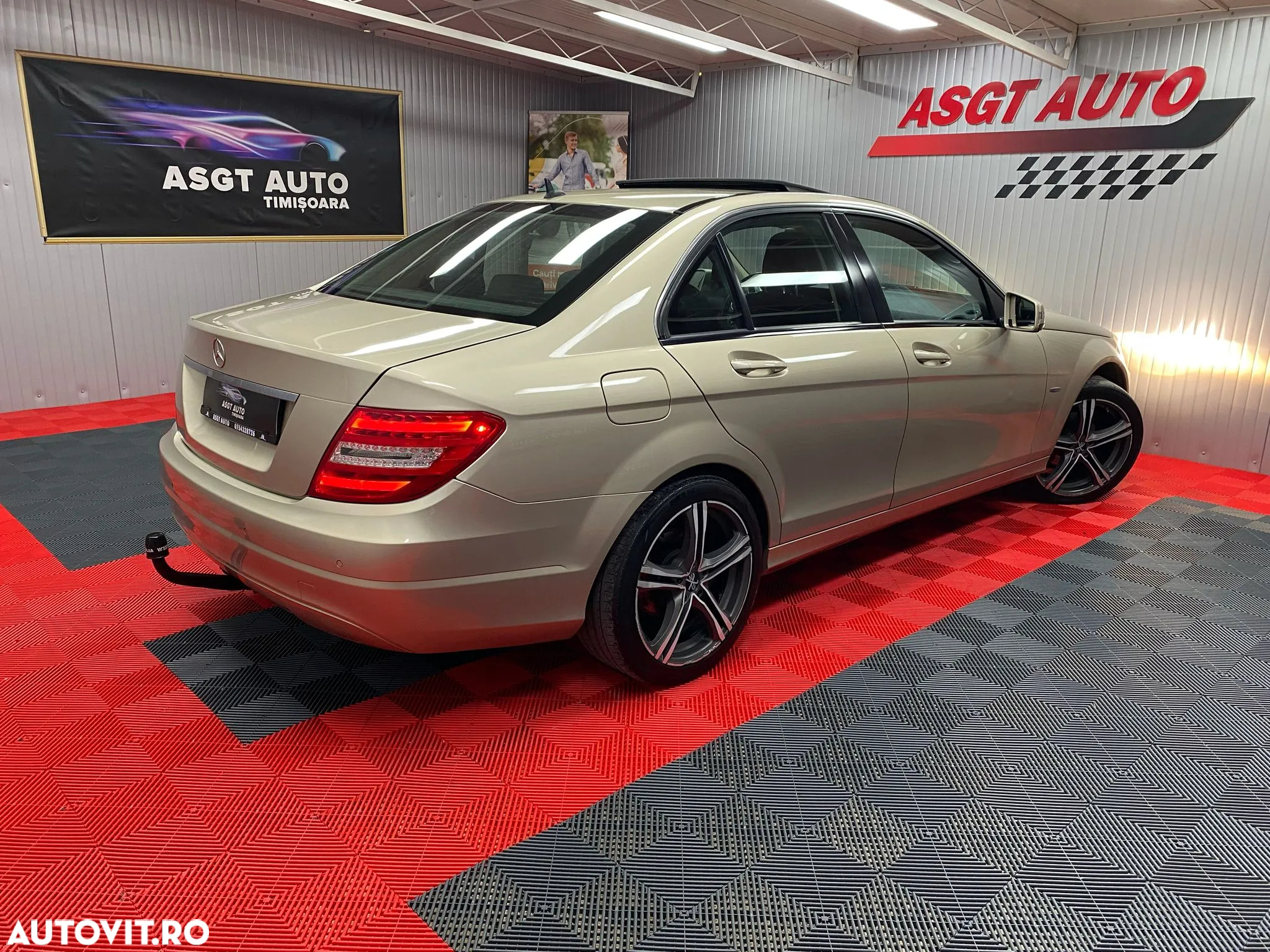Mercedes-Benz C - 8