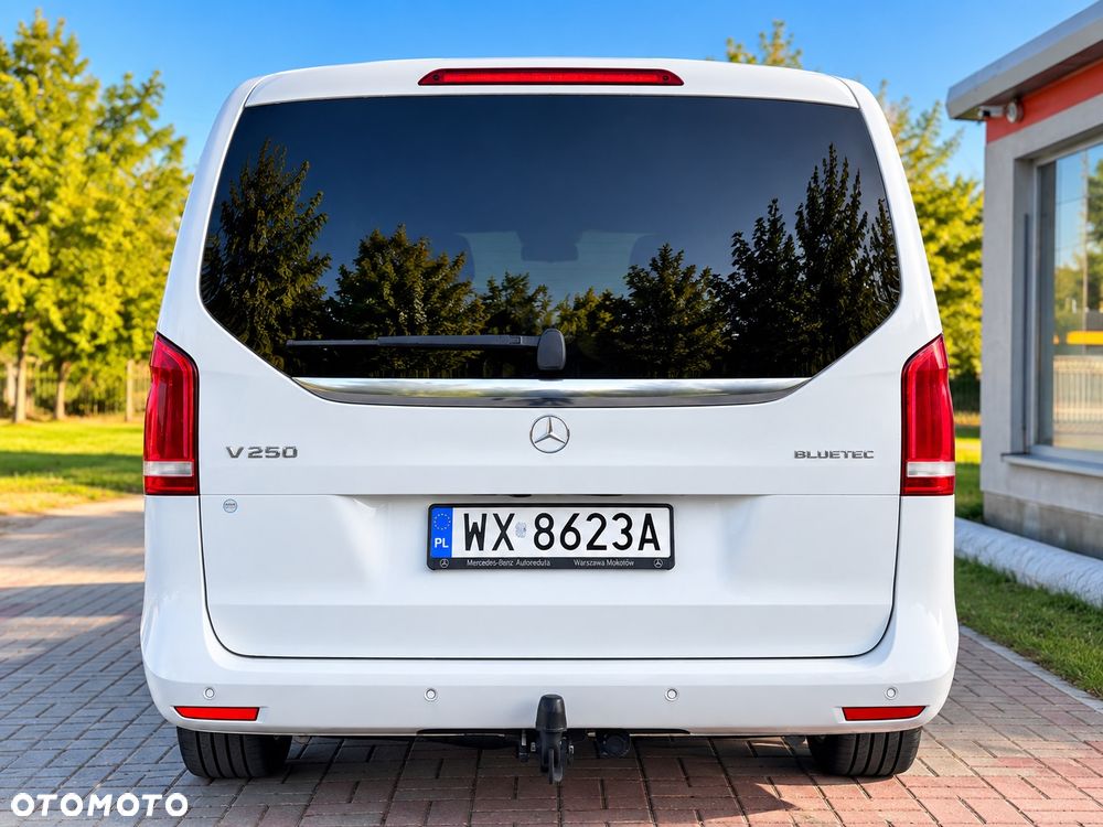 Mercedes-Benz V-Class 2015 photo 2