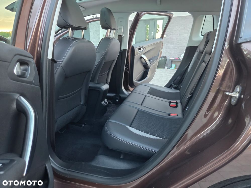 Peugeot 2008 e-HDi FAP 115 STOP & START Allure - 15