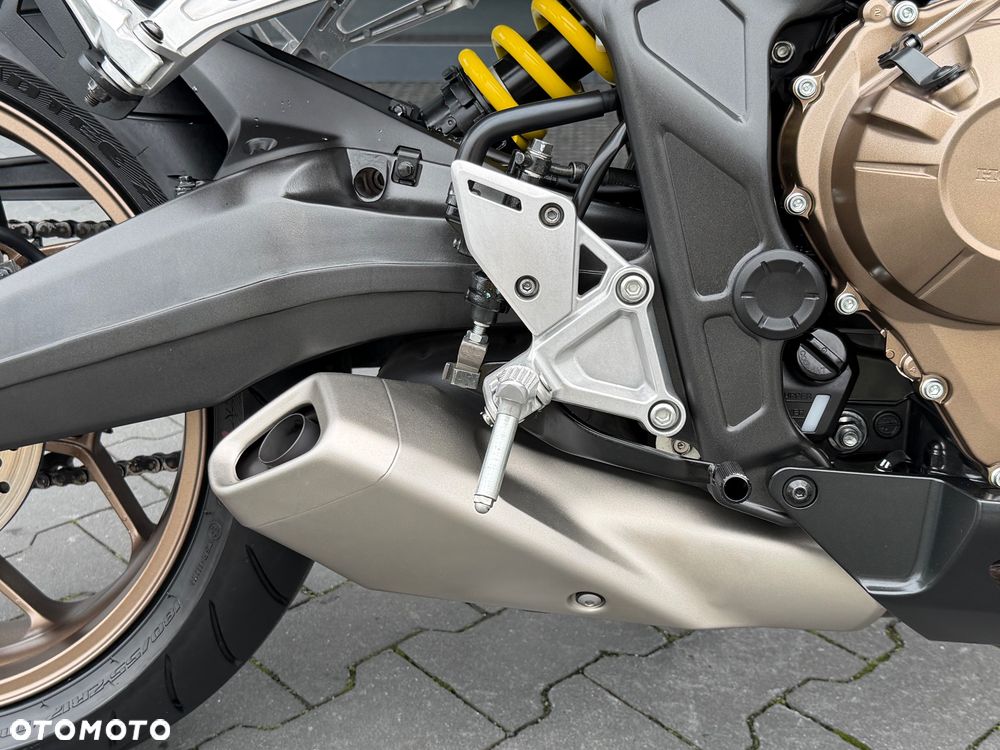 Honda CB - 16