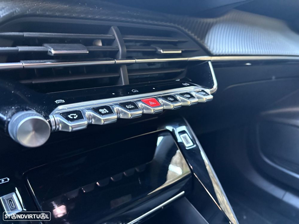 Peugeot 2008 1.2 Hybrid Allure e-DCS6 - 14