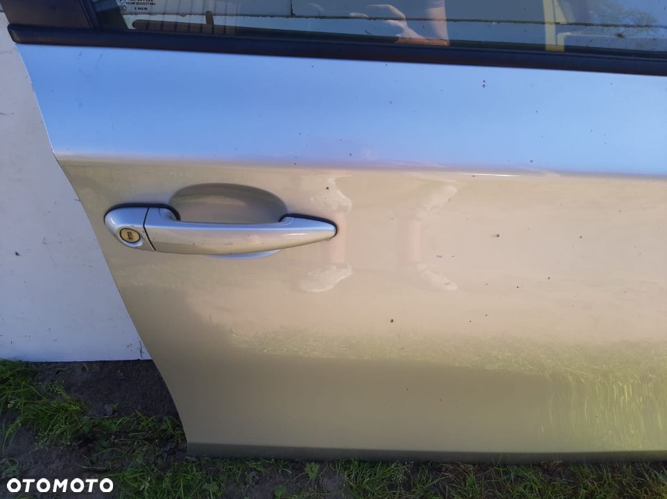 DZWI PRAWY PRZÓD BMW E87 TITANSILBER METALLIC 354/7 - 2