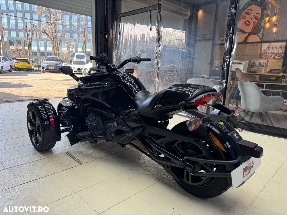 Can-Am Spyder - 7