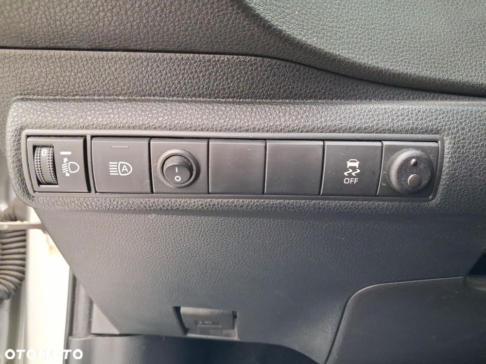 Toyota Corolla 1.8 Hybrid Active - 23