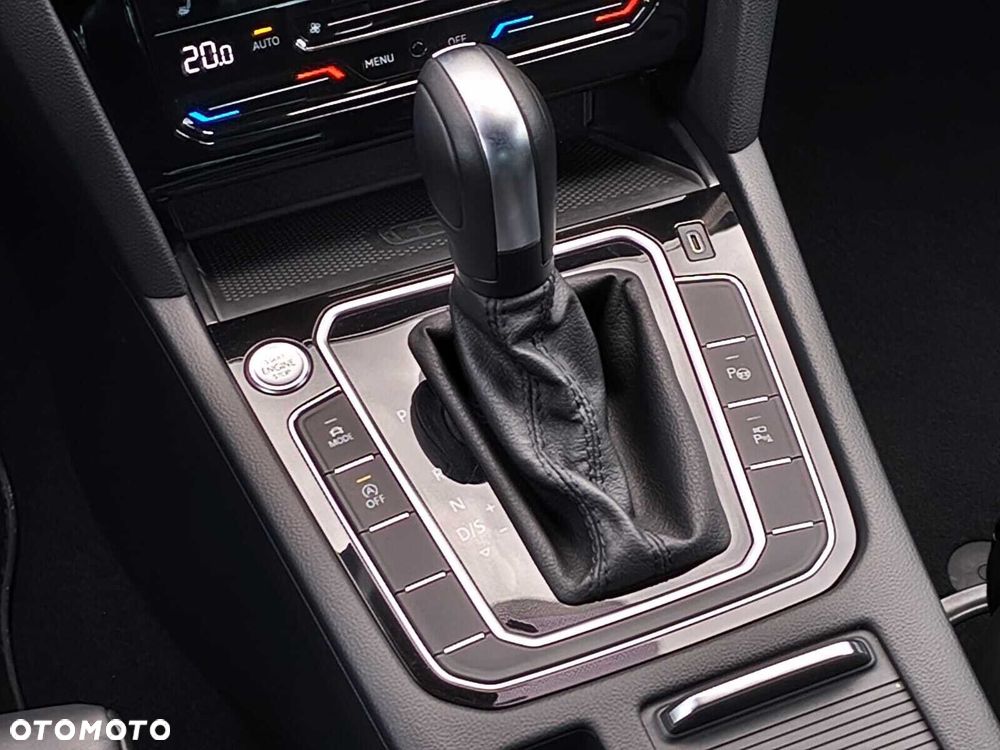 Volkswagen Passat 1.5 TSI EVO Elegance DSG - 25
