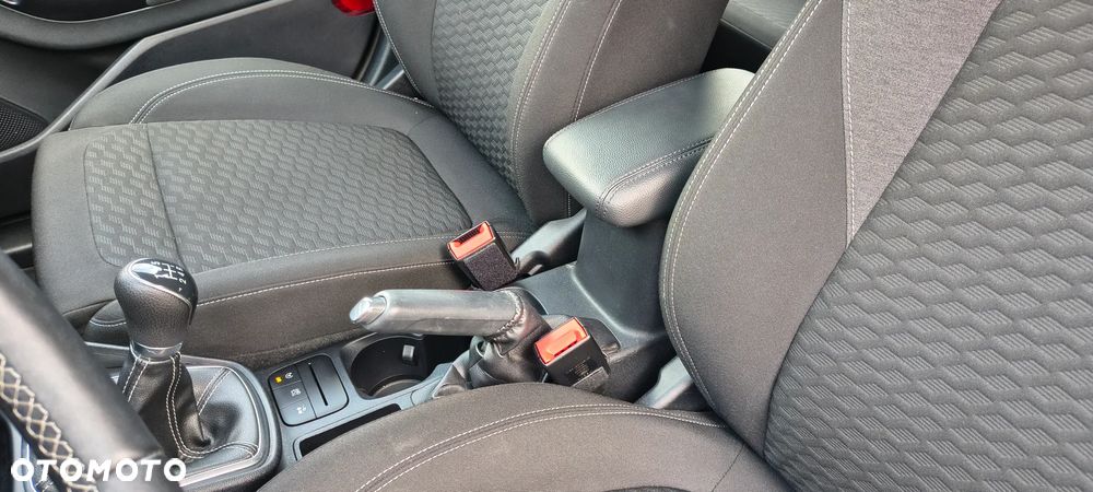 Ford Fiesta 1.1 Titanium ASS - 23