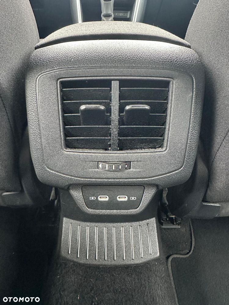 Volkswagen T-Roc - 15