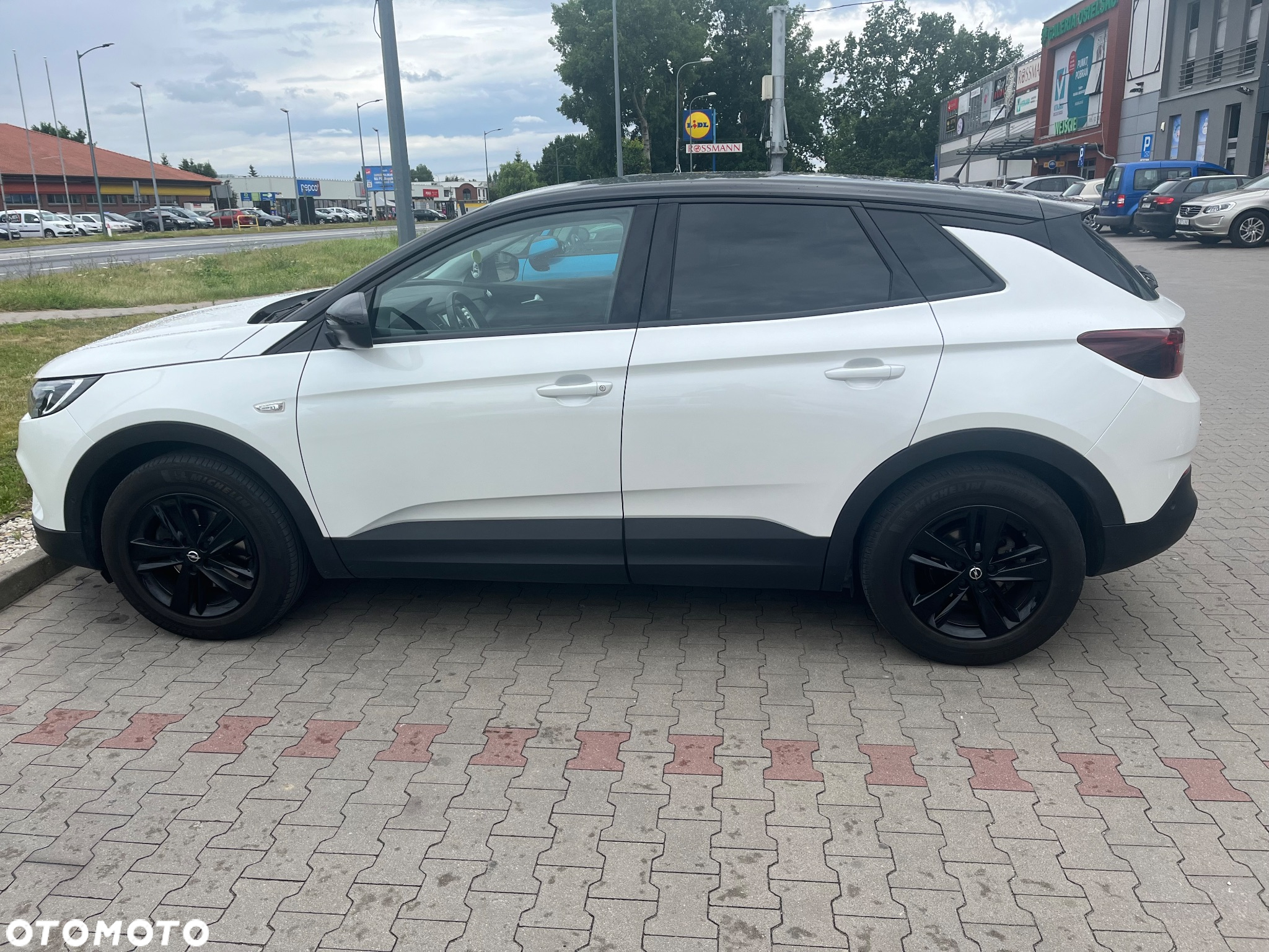 Opel Grandland X 1.2 T Enjoy S&S - 4