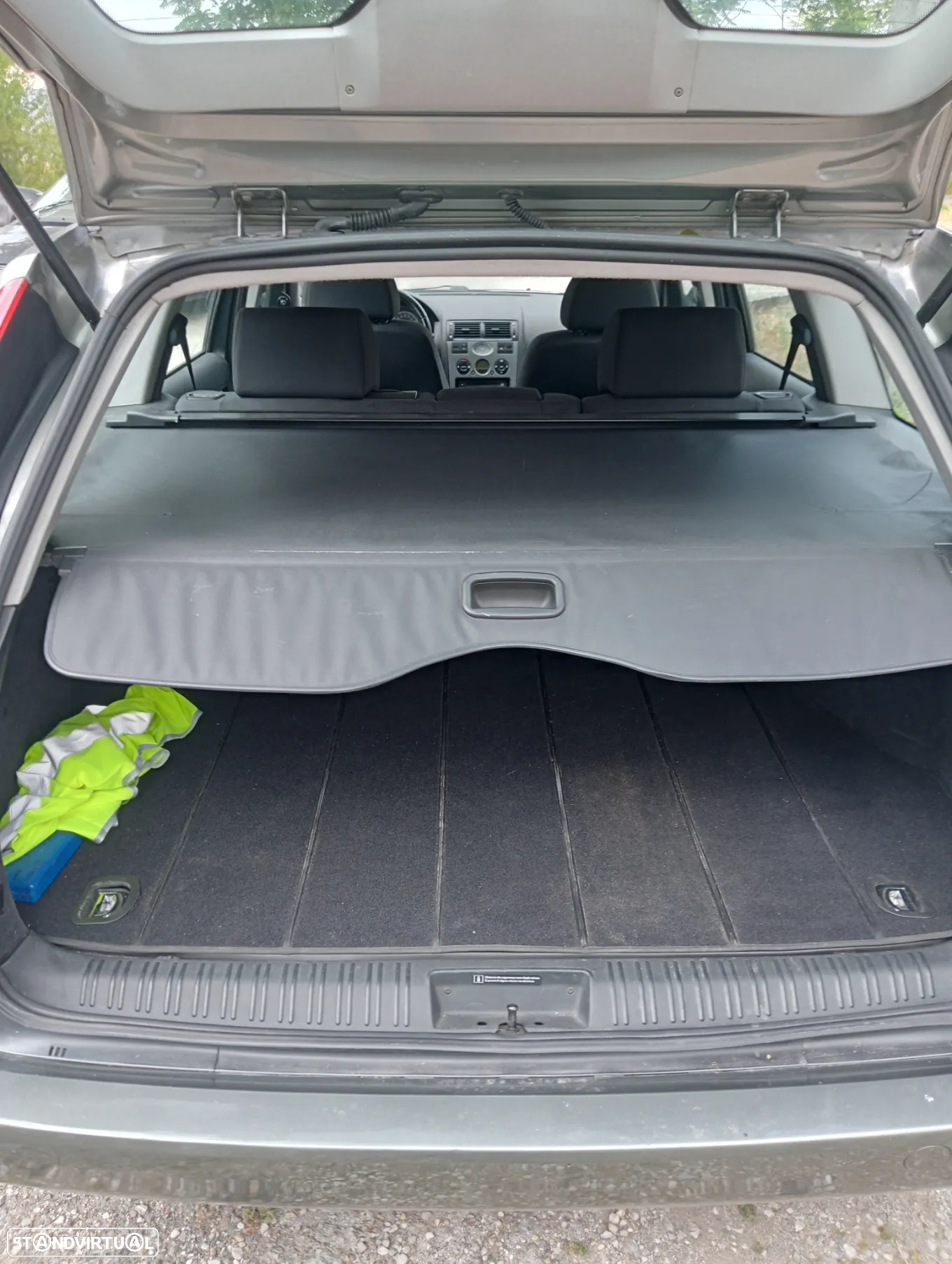 Ford Mondeo SW 2.0 TDdi Trend - 19