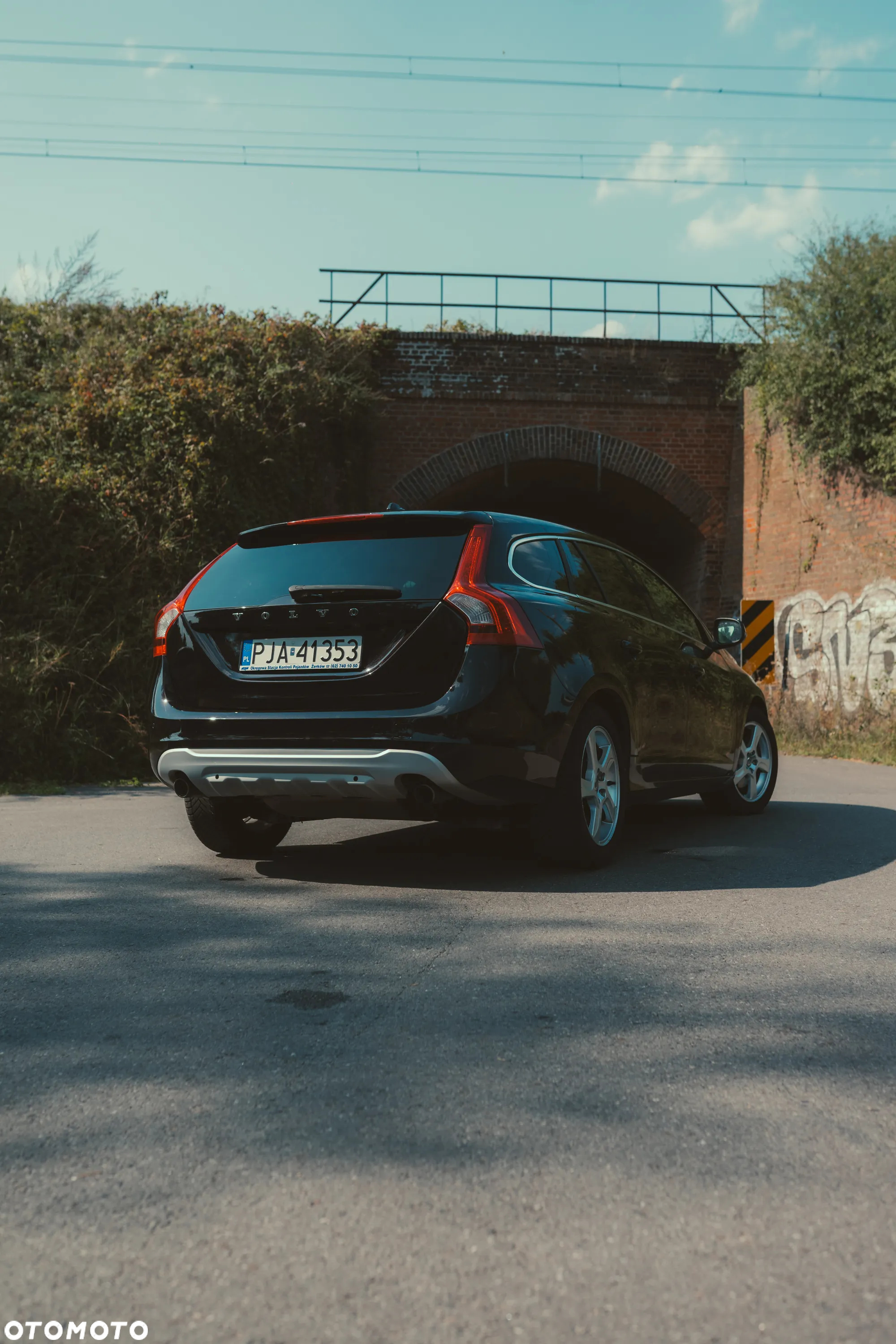 Volvo V60 T6 AWD Geartronic Summum - 4