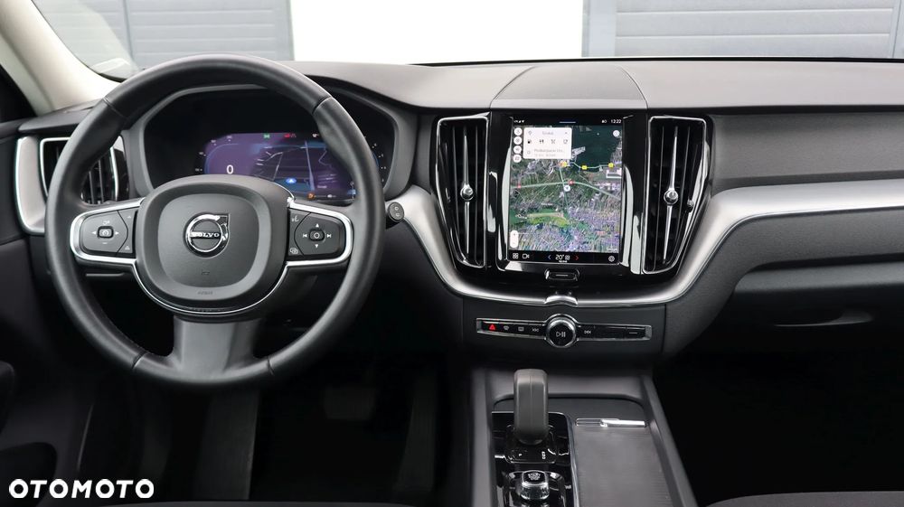 Volvo XC 60 B4 B Momentum - 11