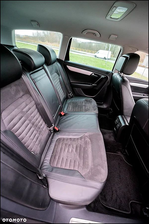 Volkswagen Passat - 33
