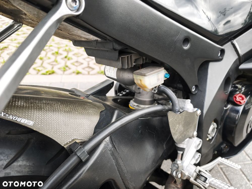 Suzuki GSX-R - 33