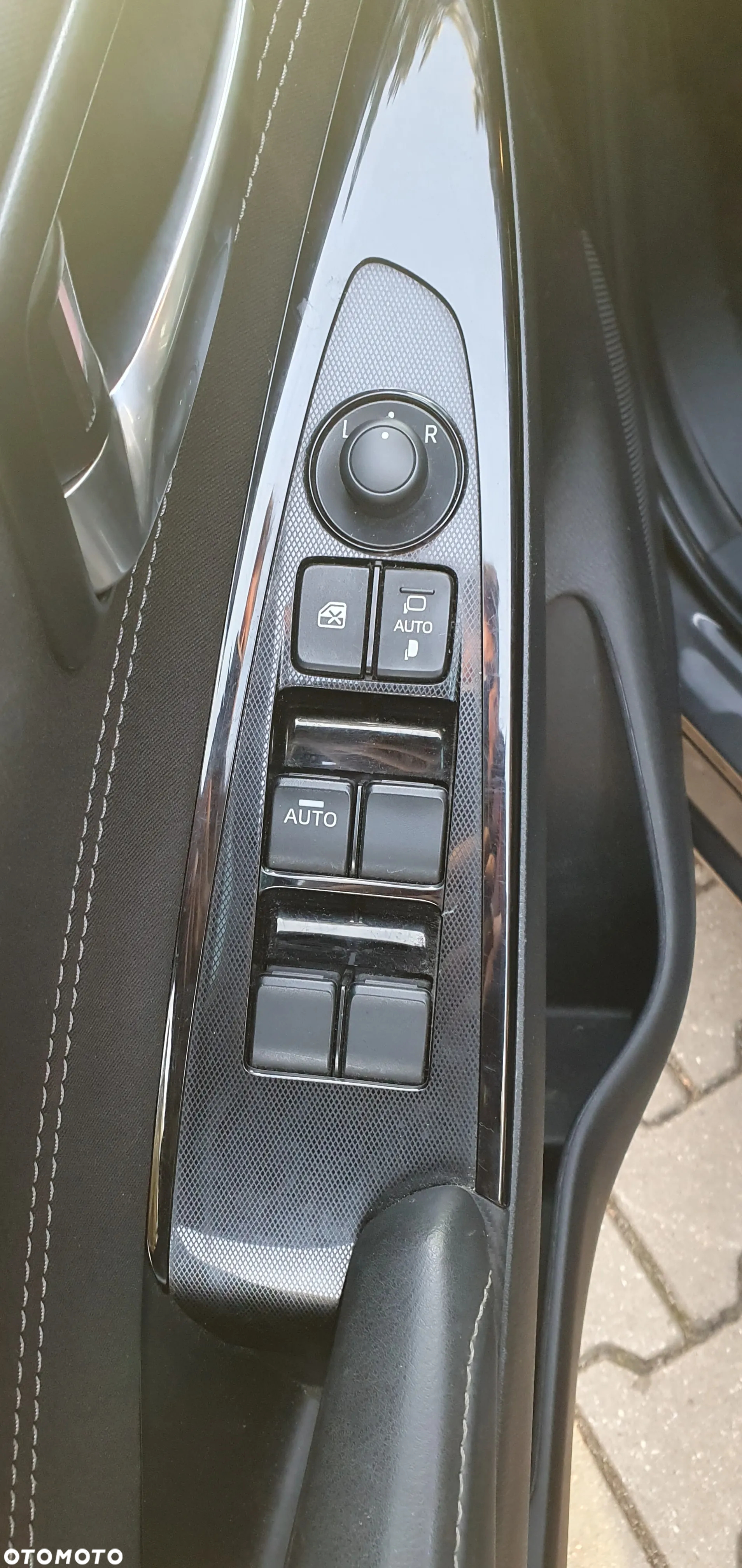 Mazda 2 - 4