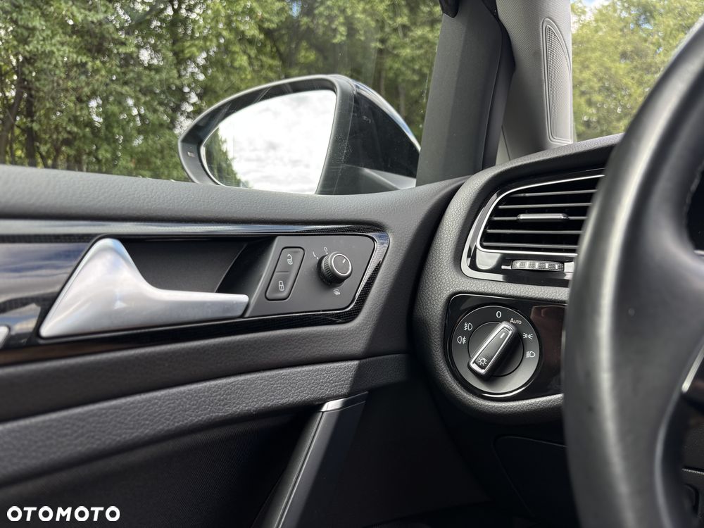 Volkswagen Golf - 6