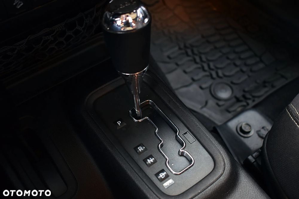 Jeep Wrangler 2.8 CRD Unlim Rubicon - 10