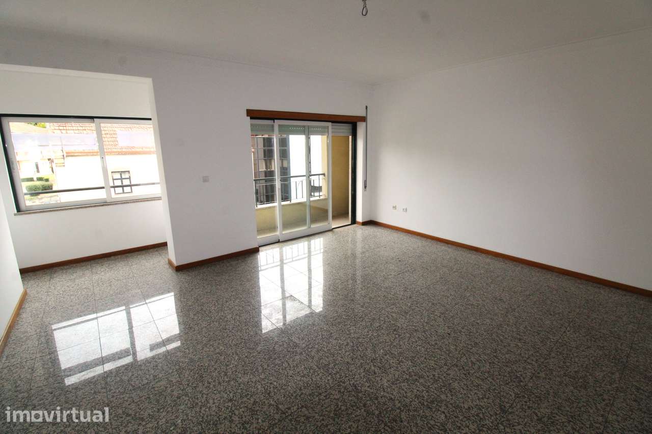 Duplex T2+5 no Centro de Viseu com Entradas Independentes - Grande imagem: 3/37