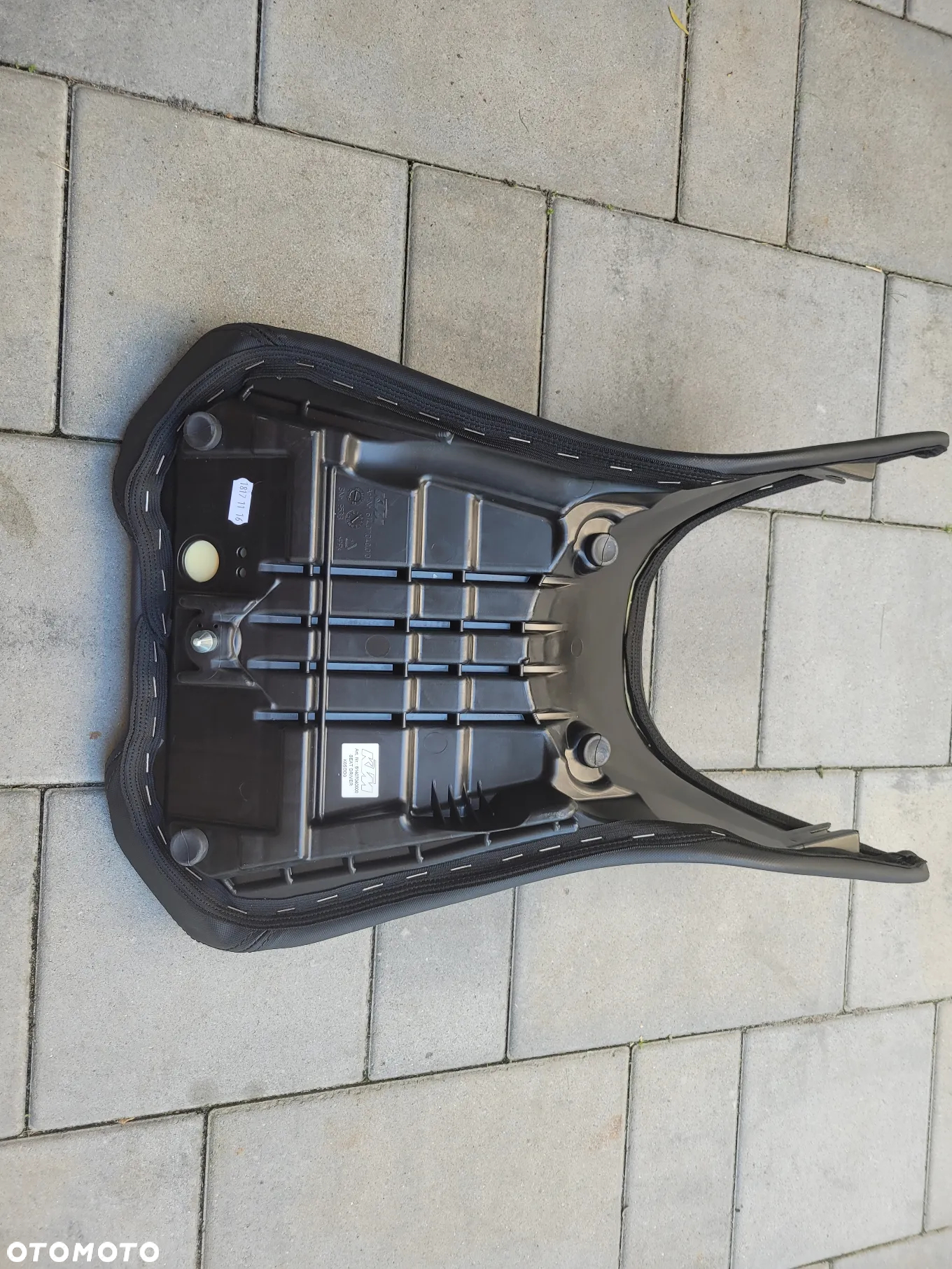Siedzenie kierowcy, fotel, kanapa przód KTM 1290 Super Duke GT - 15