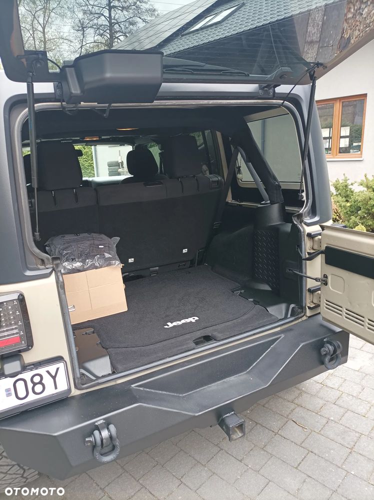 Jeep Wrangler 3.6 Unlim Sahara - 8