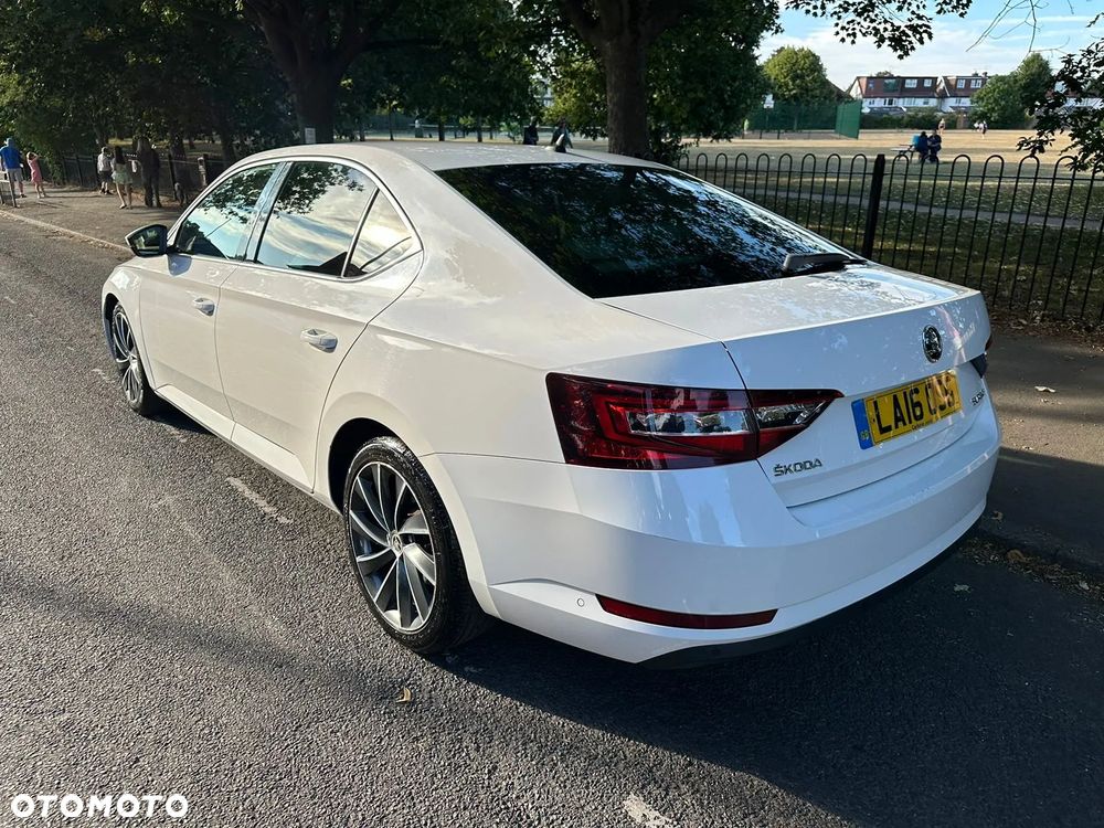 Skoda Superb 2.0 TDI L&K - 4