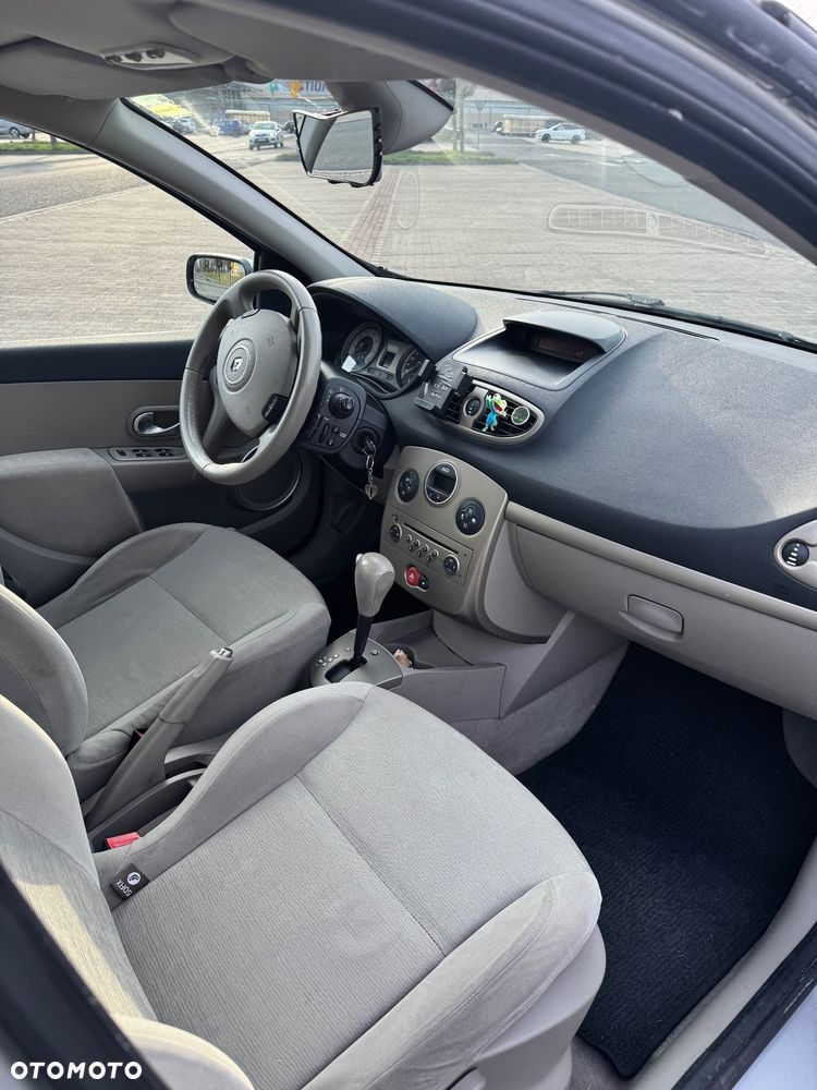Renault Clio - 10