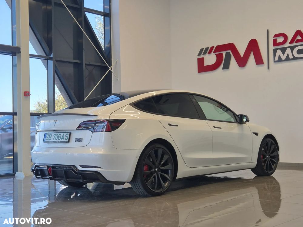 Tesla Model 3 Performance - 5