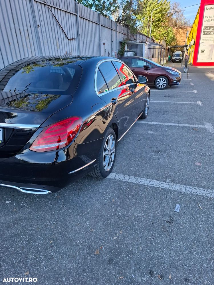 Mercedes-Benz C 220 (BlueTEC) d 7G-TRONIC Avantgarde - 4
