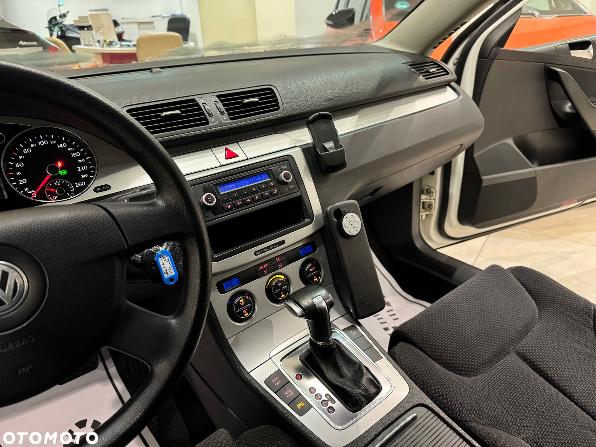 Volkswagen Passat 2.0 TDI Comfortline DSG - 28