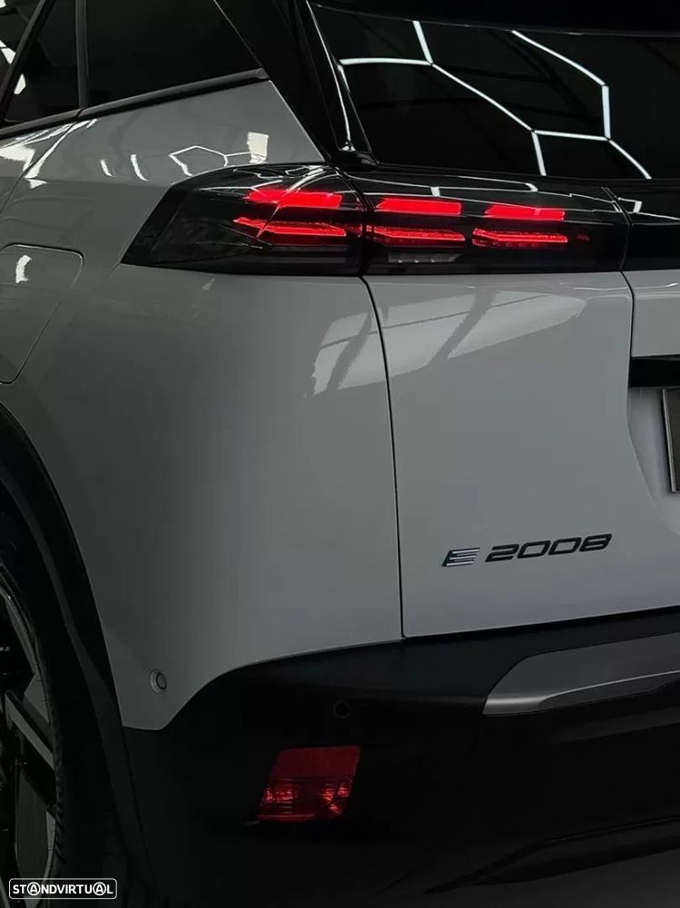 Peugeot e-2008 54 kWh Allure - 20